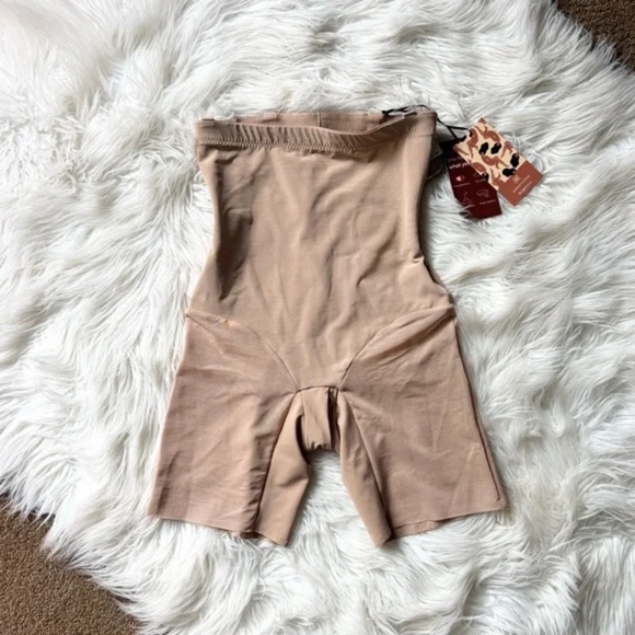 HoneyLove NWT SuperPower Short Sand Small S - Picture 3 of 7
